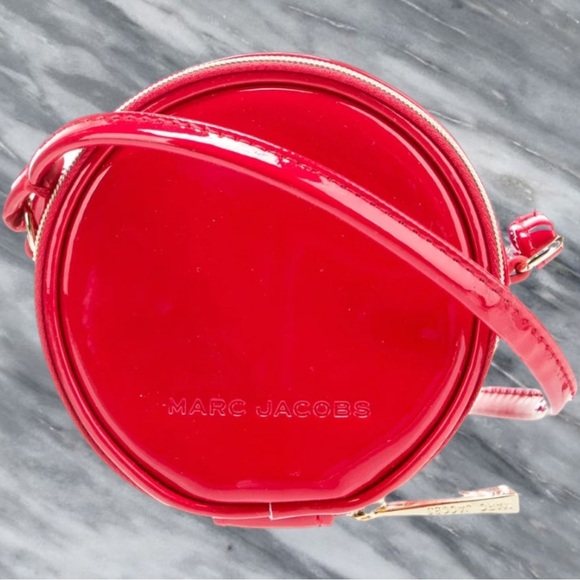 NWOT Marc Jacobs Mini 4” Red Patent Leather Crossbody Round Canteen Bag Purse - Picture 2 of 8